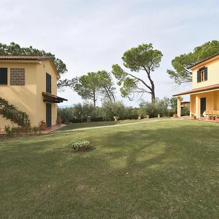 Montalbano 12 Villa *