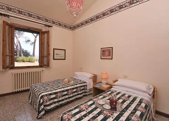 Montalbano 12 Villa *